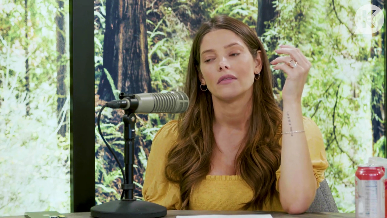 Ashley-Greene-dot-nl_TheTwilightEffect-BreakingDawnPart2-RewatchPart1of3-3093.jpg