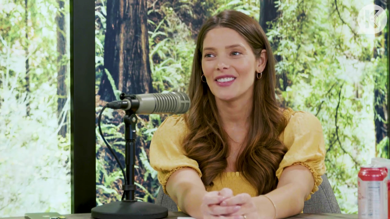 Ashley-Greene-dot-nl_TheTwilightEffect-BreakingDawnPart2-RewatchPart1of3-3113.jpg