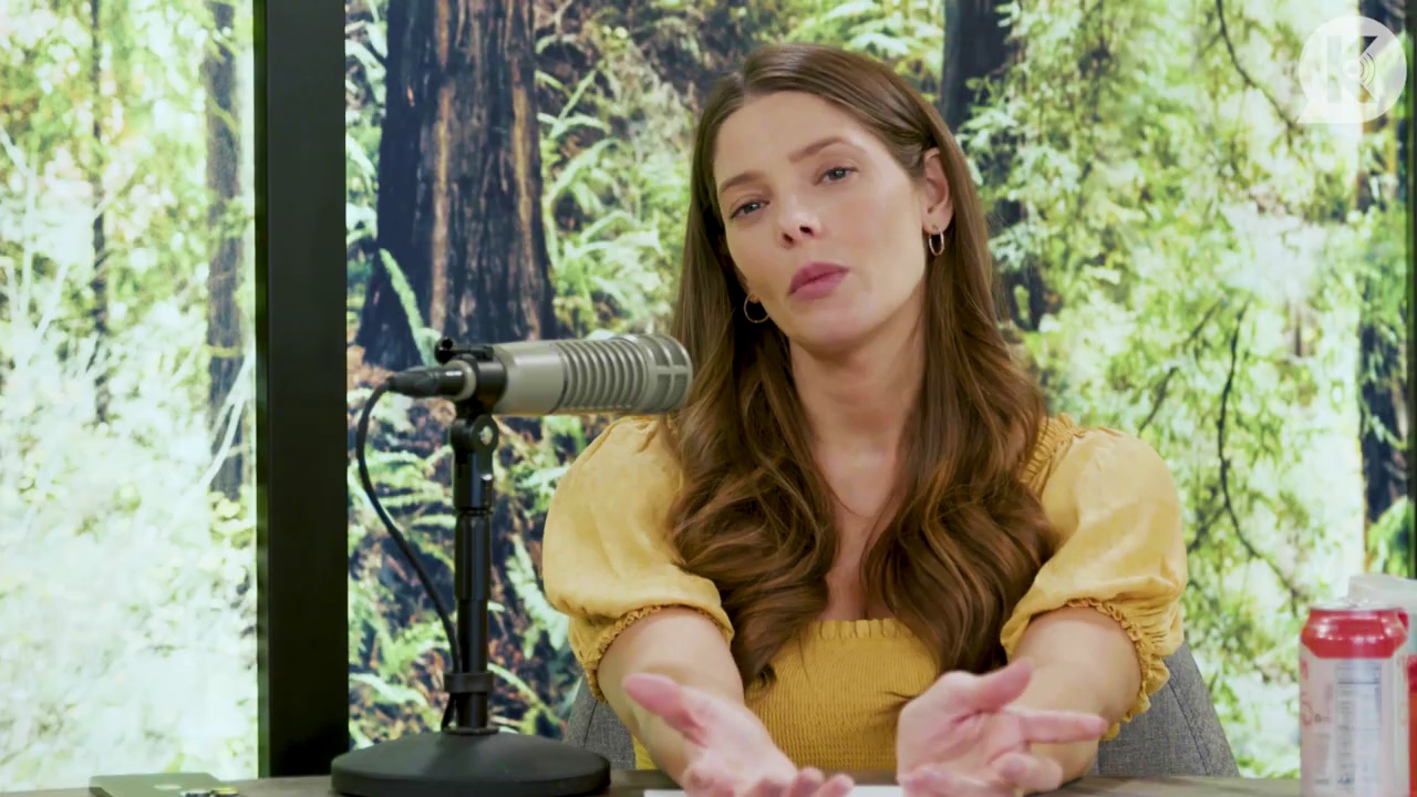 Ashley-Greene-dot-nl_TheTwilightEffect-BreakingDawnPart2-RewatchPart1of3-3117.jpg