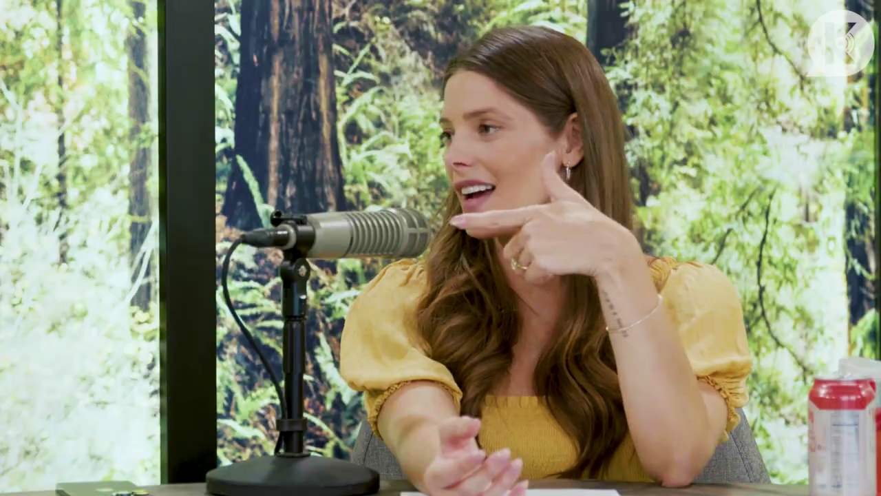 Ashley-Greene-dot-nl_TheTwilightEffect-BreakingDawnPart2-RewatchPart1of3-3154.jpg