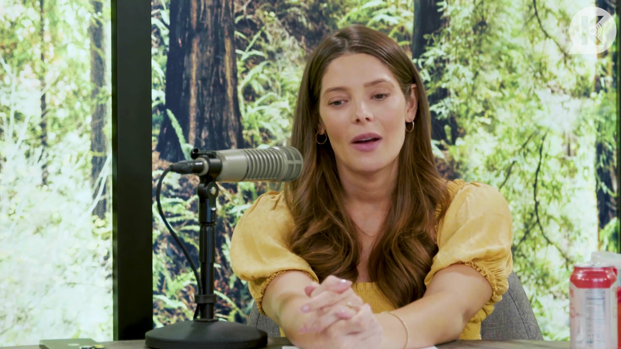 Ashley-Greene-dot-nl_TheTwilightEffect-BreakingDawnPart2-RewatchPart1of3-3159.jpg