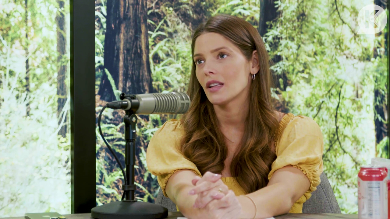 Ashley-Greene-dot-nl_TheTwilightEffect-BreakingDawnPart2-RewatchPart1of3-3164.jpg
