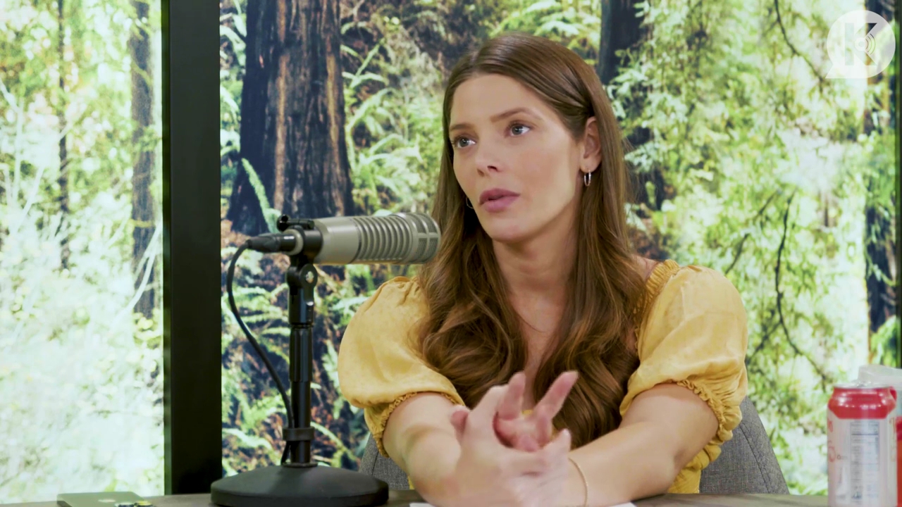 Ashley-Greene-dot-nl_TheTwilightEffect-BreakingDawnPart2-RewatchPart1of3-3165.jpg