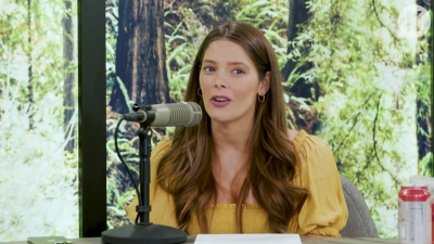 Ashley-Greene-dot-nl_TheTwilightEffect-BreakingDawnPart2-RewatchPart1of3-0120.jpg