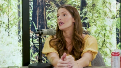 Ashley-Greene-dot-nl_TheTwilightEffect-BreakingDawnPart2-RewatchPart1of3-0354.jpg