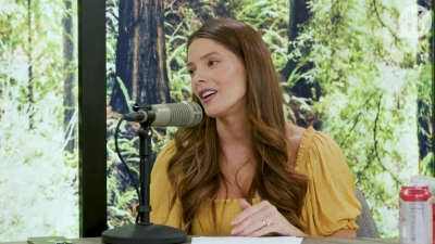 Ashley-Greene-dot-nl_TheTwilightEffect-BreakingDawnPart2-RewatchPart1of3-0412.jpg