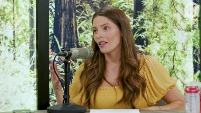 Ashley-Greene-dot-nl_TheTwilightEffect-BreakingDawnPart2-RewatchPart1of3-0784.jpg