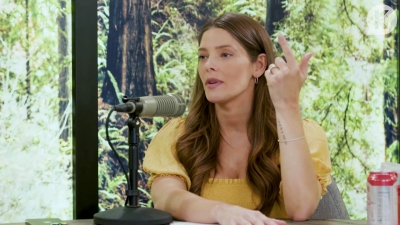 Ashley-Greene-dot-nl_TheTwilightEffect-BreakingDawnPart2-RewatchPart1of3-2398.jpg