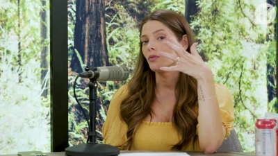Ashley-Greene-dot-nl_TheTwilightEffect-BreakingDawnPart2-RewatchPart1of3-2446.jpg