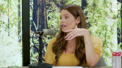 Ashley-Greene-dot-nl_TheTwilightEffect-BreakingDawnPart2-RewatchPart1of3-2448.jpg