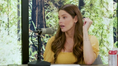 Ashley-Greene-dot-nl_TheTwilightEffect-BreakingDawnPart2-RewatchPart1of3-2450.jpg