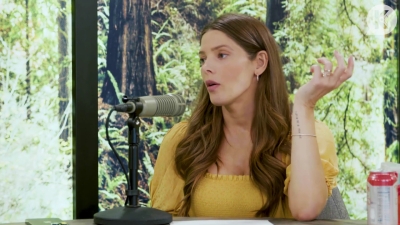 Ashley-Greene-dot-nl_TheTwilightEffect-BreakingDawnPart2-RewatchPart1of3-2469.jpg