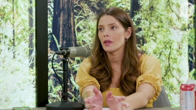 Ashley-Greene-dot-nl_TheTwilightEffect-BreakingDawnPart2-RewatchPart1of3-2483.jpg