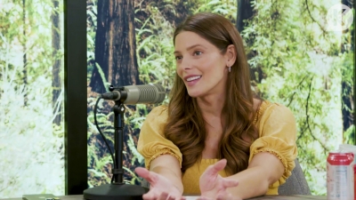 Ashley-Greene-dot-nl_TheTwilightEffect-BreakingDawnPart2-RewatchPart1of3-2493.jpg
