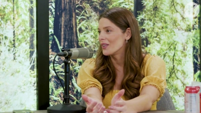 Ashley-Greene-dot-nl_TheTwilightEffect-BreakingDawnPart2-RewatchPart1of3-2501.jpg
