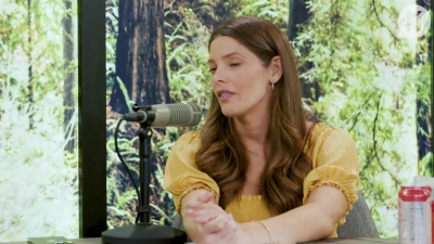 Ashley-Greene-dot-nl_TheTwilightEffect-BreakingDawnPart2-RewatchPart1of3-2513.jpg