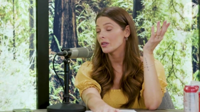 Ashley-Greene-dot-nl_TheTwilightEffect-BreakingDawnPart2-RewatchPart1of3-2555.jpg