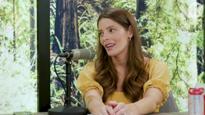 Ashley-Greene-dot-nl_TheTwilightEffect-BreakingDawnPart2-RewatchPart1of3-2594.jpg