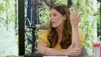 Ashley-Greene-dot-nl_TheTwilightEffect-BreakingDawnPart2-RewatchPart1of3-2647.jpg