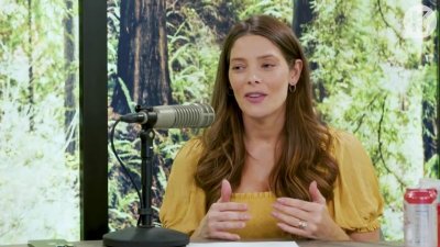Ashley-Greene-dot-nl_TheTwilightEffect-BreakingDawnPart2-RewatchPart1of3-2675.jpg