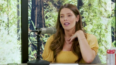 Ashley-Greene-dot-nl_TheTwilightEffect-BreakingDawnPart2-RewatchPart1of3-2702.jpg