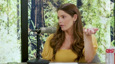 Ashley-Greene-dot-nl_TheTwilightEffect-BreakingDawnPart2-RewatchPart1of3-2720.jpg