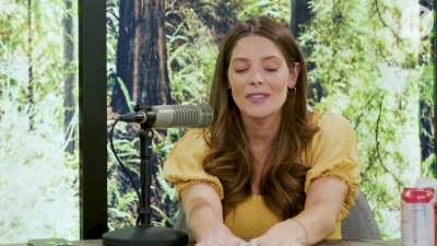 Ashley-Greene-dot-nl_TheTwilightEffect-BreakingDawnPart2-RewatchPart1of3-2807.jpg
