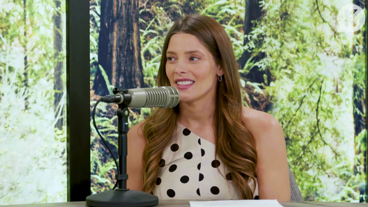 Ashley-Greene-dot-nl_TheTwilightEffect-BreakingDawnPart2-RewatchPart2of3-0038.jpg