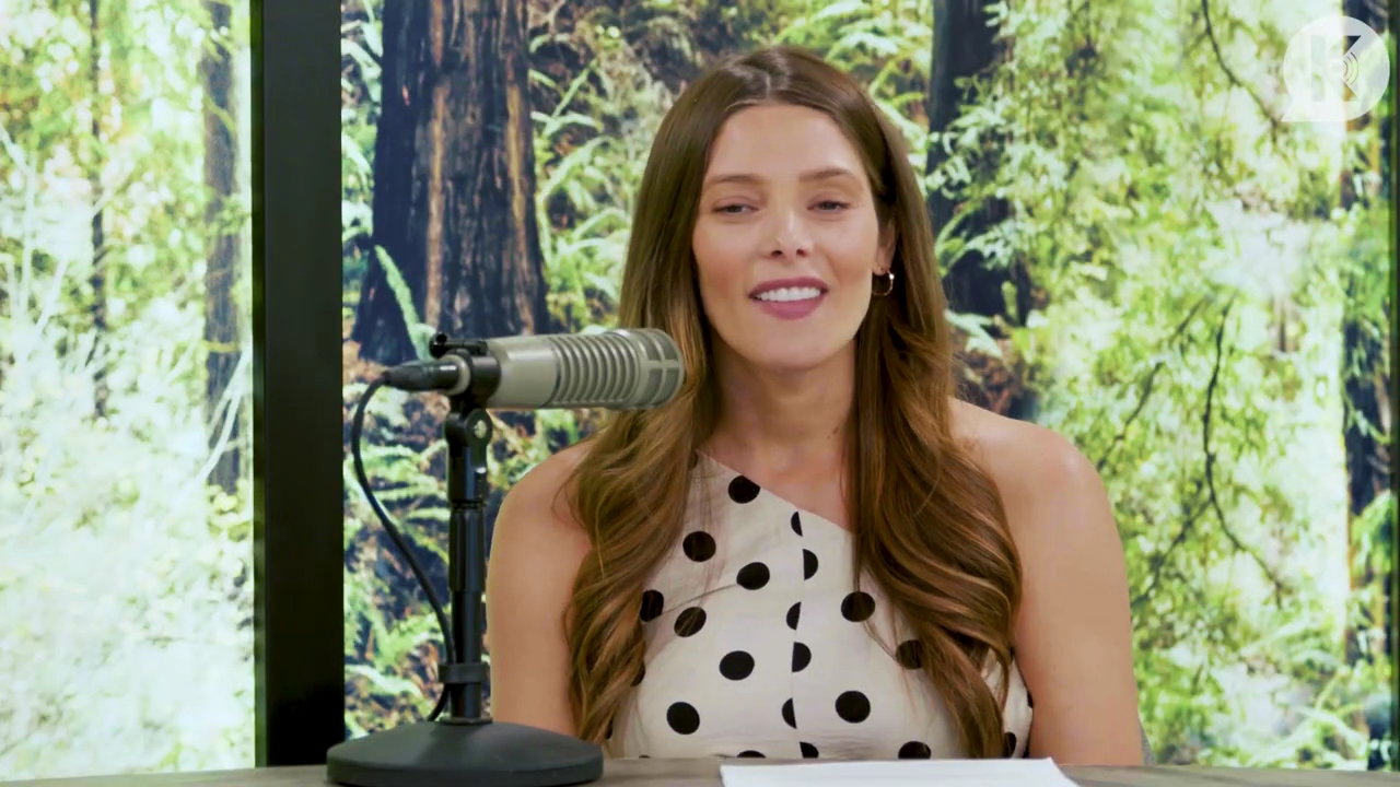 Ashley-Greene-dot-nl_TheTwilightEffect-BreakingDawnPart2-RewatchPart2of3-0045.jpg
