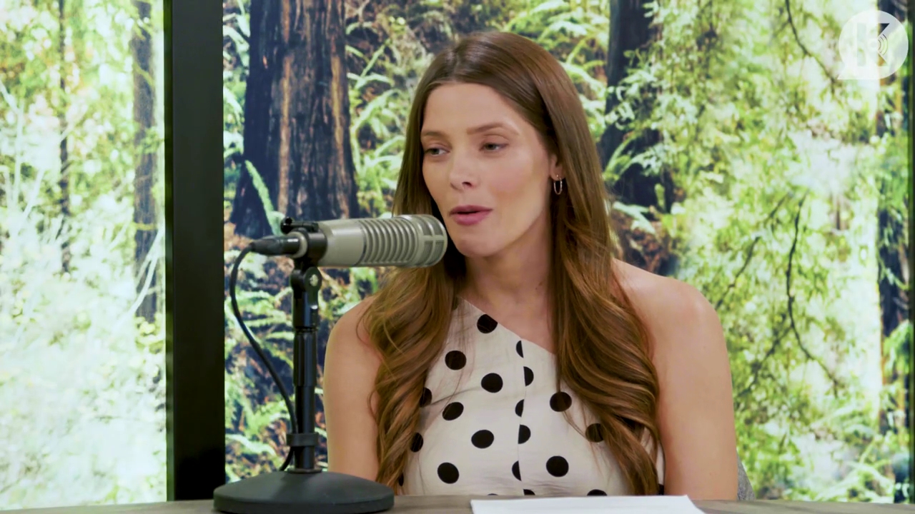 Ashley-Greene-dot-nl_TheTwilightEffect-BreakingDawnPart2-RewatchPart2of3-0049.jpg