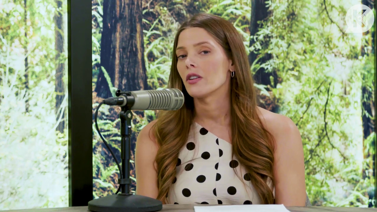 Ashley-Greene-dot-nl_TheTwilightEffect-BreakingDawnPart2-RewatchPart2of3-0062.jpg