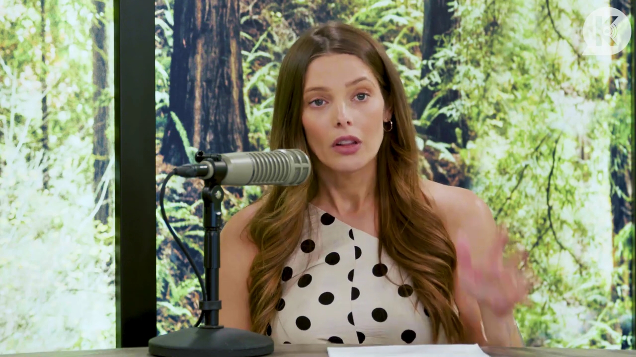 Ashley-Greene-dot-nl_TheTwilightEffect-BreakingDawnPart2-RewatchPart2of3-0070.jpg