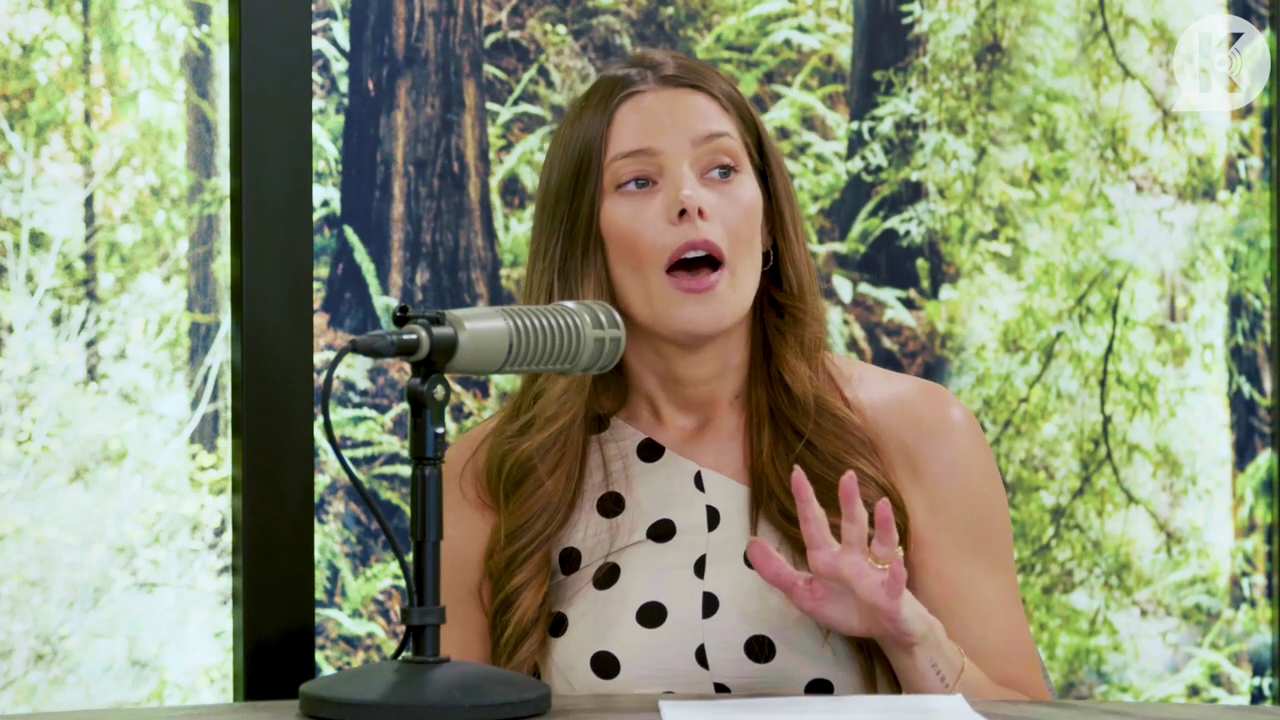Ashley-Greene-dot-nl_TheTwilightEffect-BreakingDawnPart2-RewatchPart2of3-0071.jpg