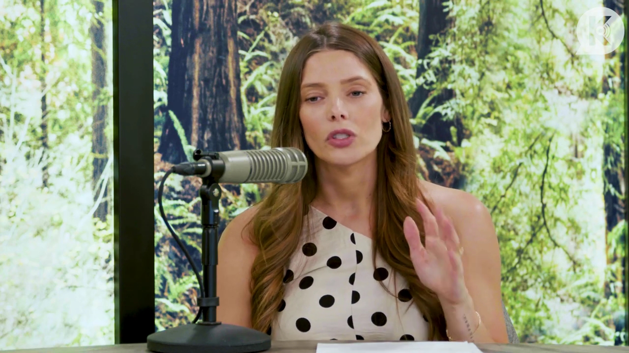 Ashley-Greene-dot-nl_TheTwilightEffect-BreakingDawnPart2-RewatchPart2of3-0090.jpg
