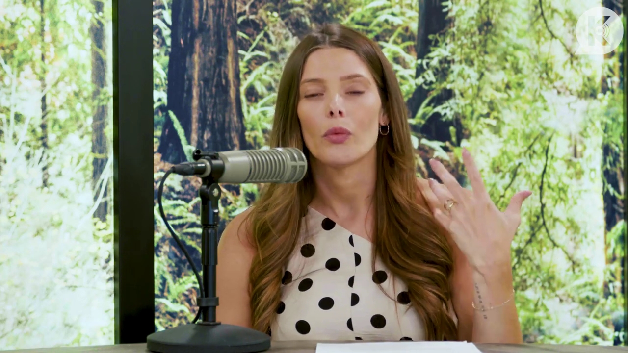 Ashley-Greene-dot-nl_TheTwilightEffect-BreakingDawnPart2-RewatchPart2of3-0102.jpg