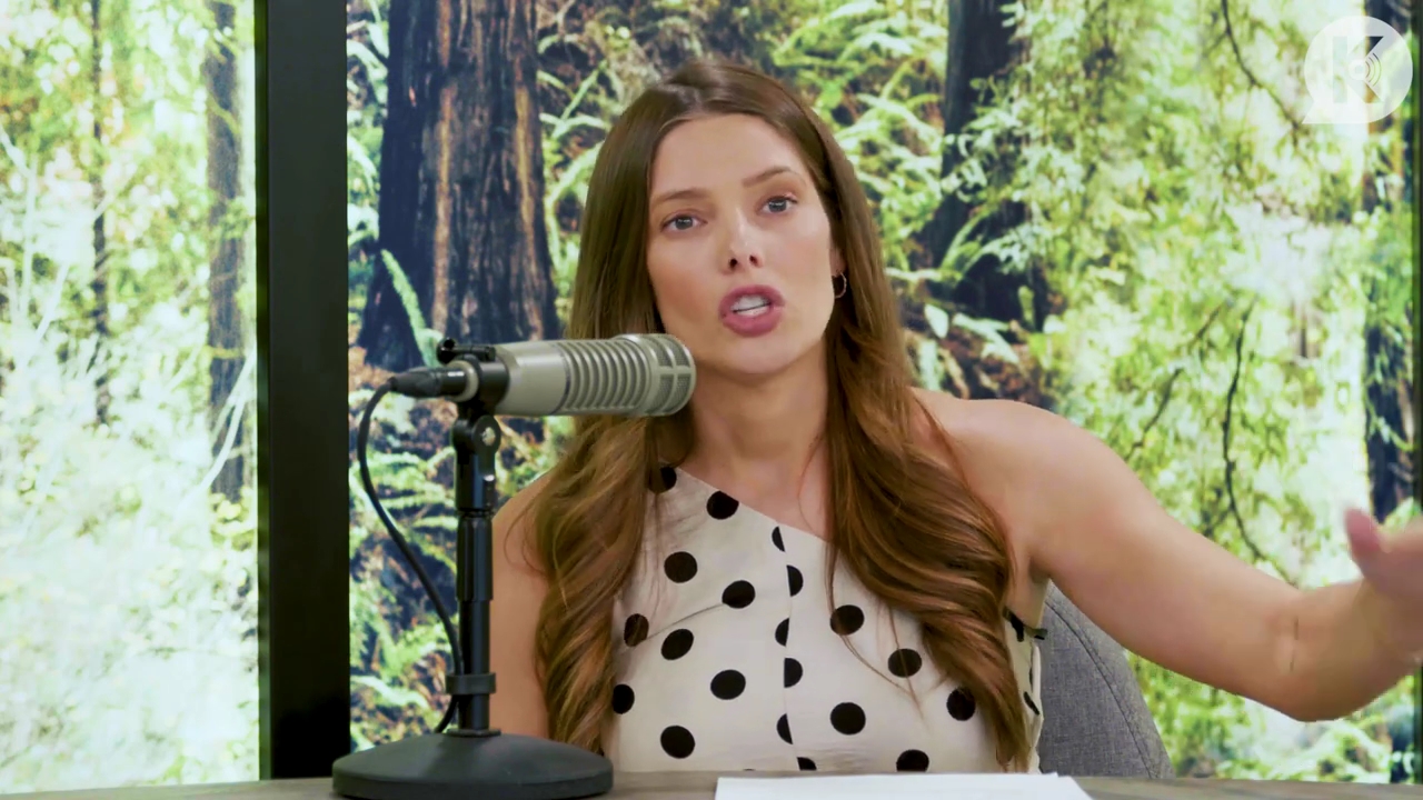Ashley-Greene-dot-nl_TheTwilightEffect-BreakingDawnPart2-RewatchPart2of3-0120.jpg