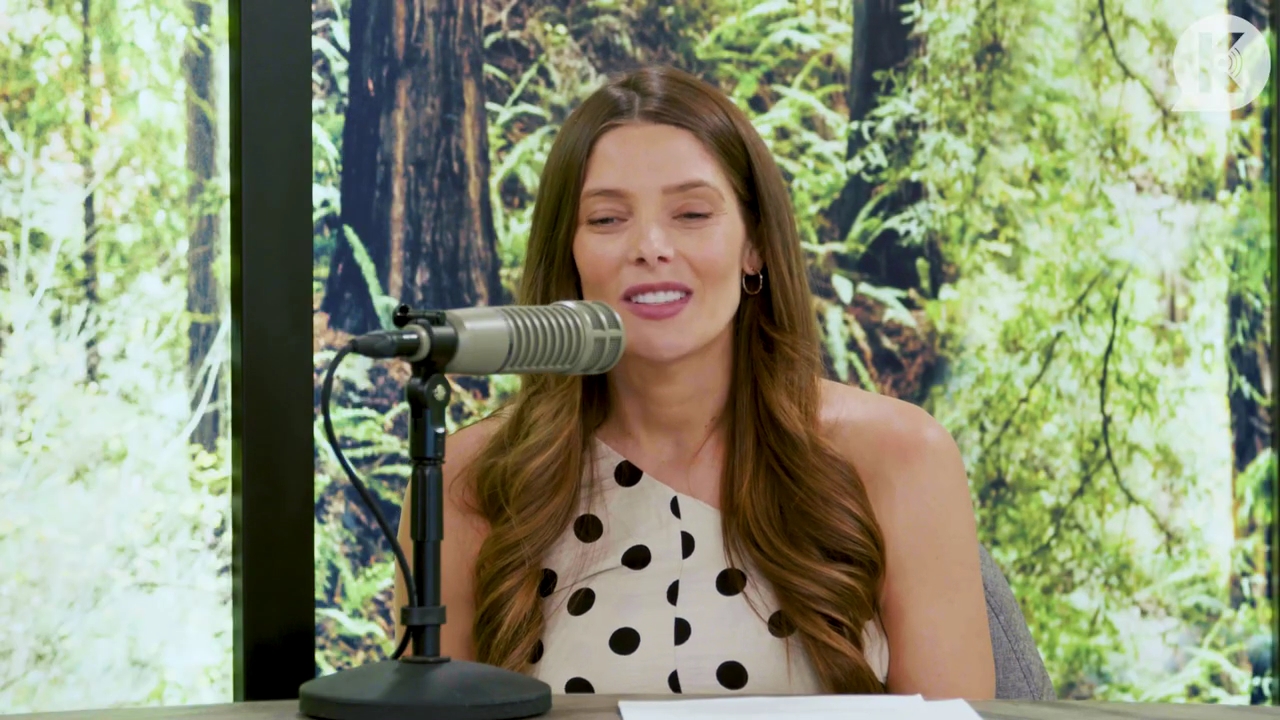 Ashley-Greene-dot-nl_TheTwilightEffect-BreakingDawnPart2-RewatchPart2of3-0142.jpg