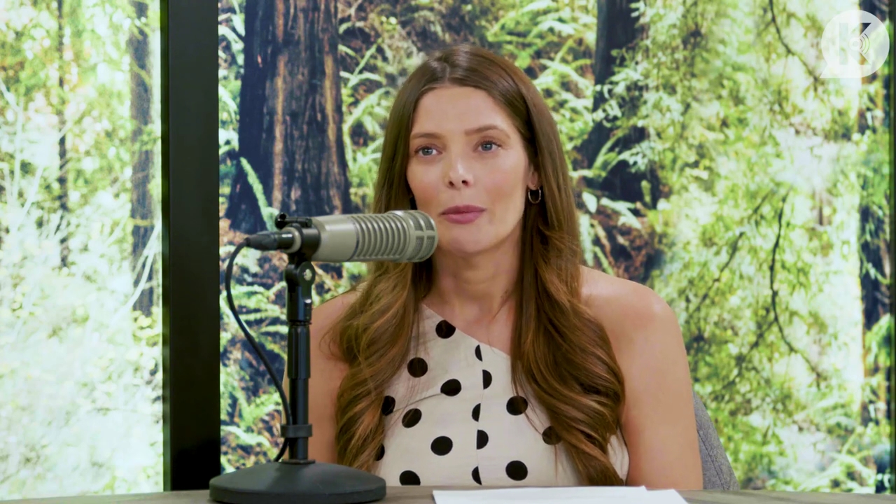 Ashley-Greene-dot-nl_TheTwilightEffect-BreakingDawnPart2-RewatchPart2of3-0145.jpg