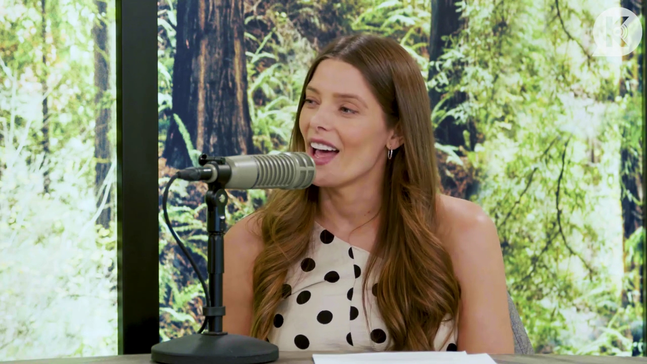 Ashley-Greene-dot-nl_TheTwilightEffect-BreakingDawnPart2-RewatchPart2of3-0175.jpg