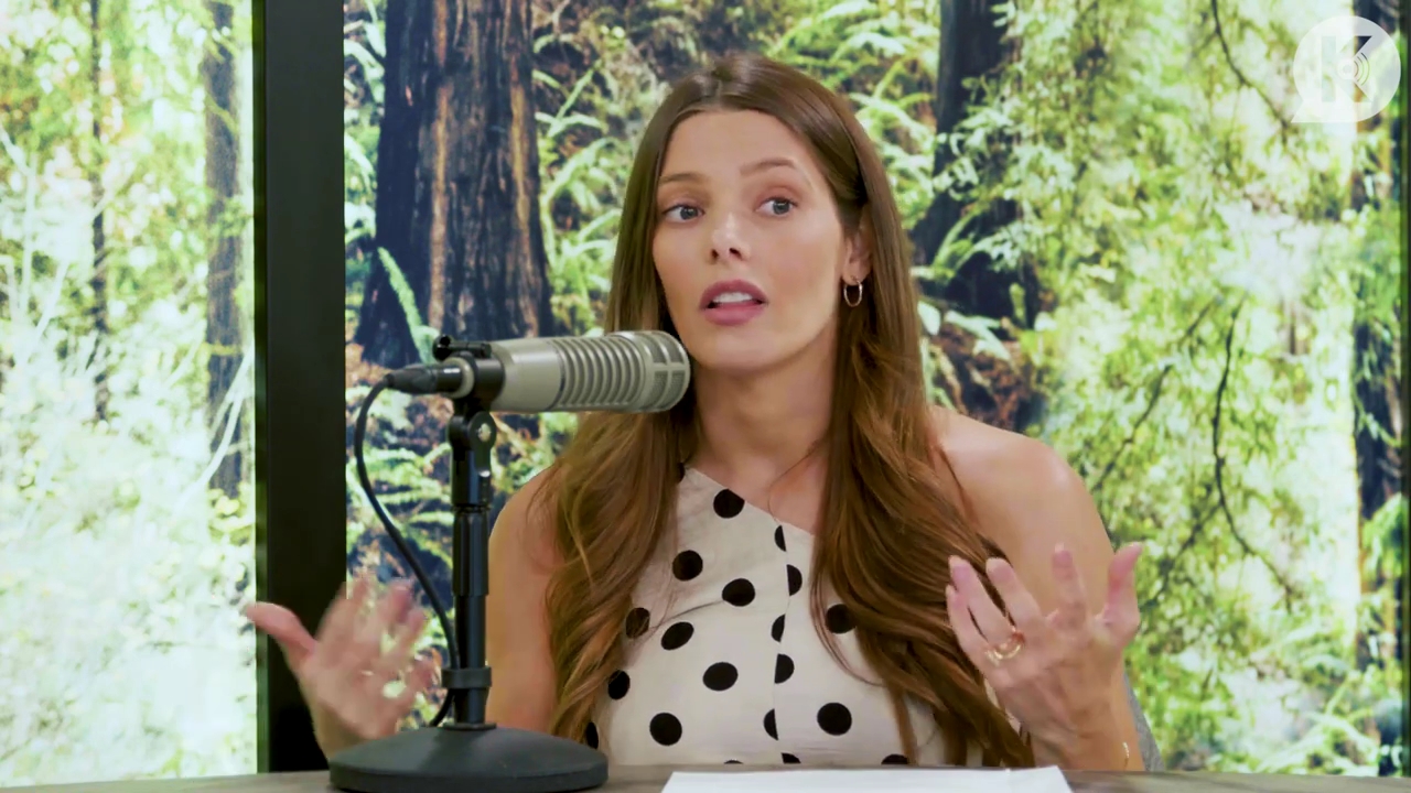Ashley-Greene-dot-nl_TheTwilightEffect-BreakingDawnPart2-RewatchPart2of3-0220.jpg