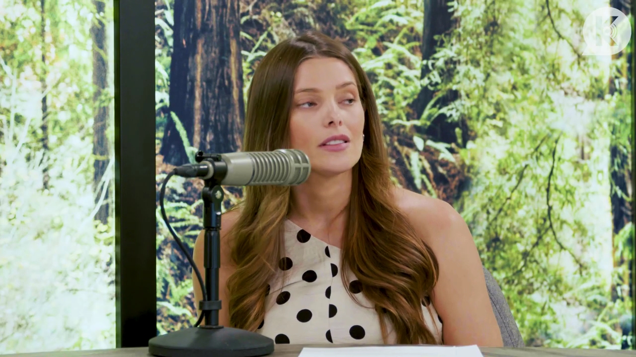 Ashley-Greene-dot-nl_TheTwilightEffect-BreakingDawnPart2-RewatchPart2of3-0225.jpg