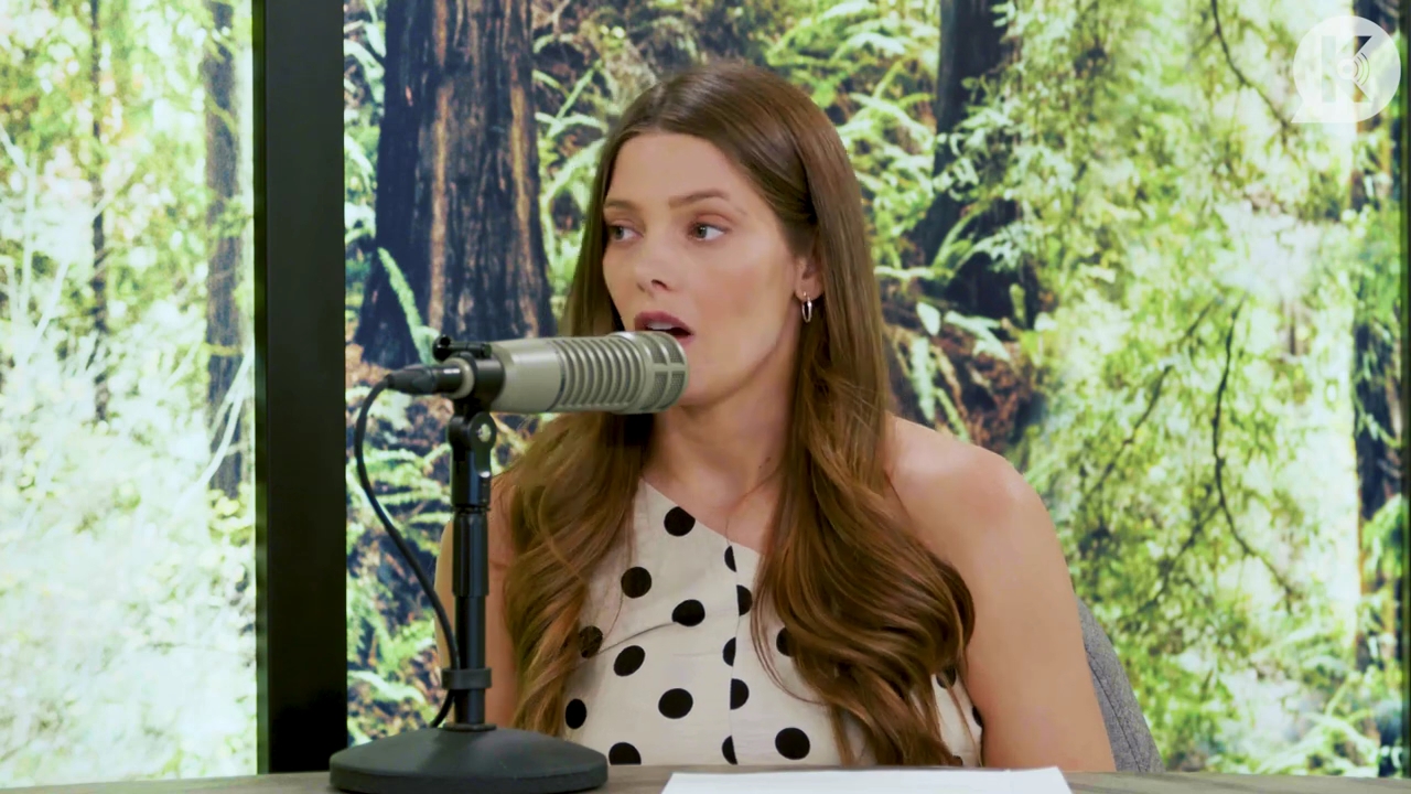 Ashley-Greene-dot-nl_TheTwilightEffect-BreakingDawnPart2-RewatchPart2of3-0231.jpg