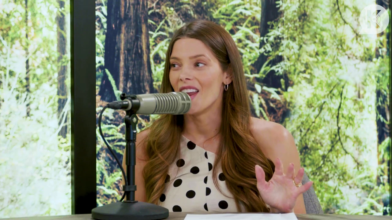 Ashley-Greene-dot-nl_TheTwilightEffect-BreakingDawnPart2-RewatchPart2of3-0236.jpg