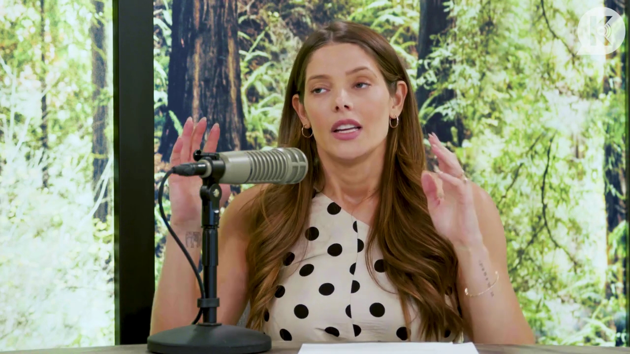 Ashley-Greene-dot-nl_TheTwilightEffect-BreakingDawnPart2-RewatchPart2of3-0240.jpg