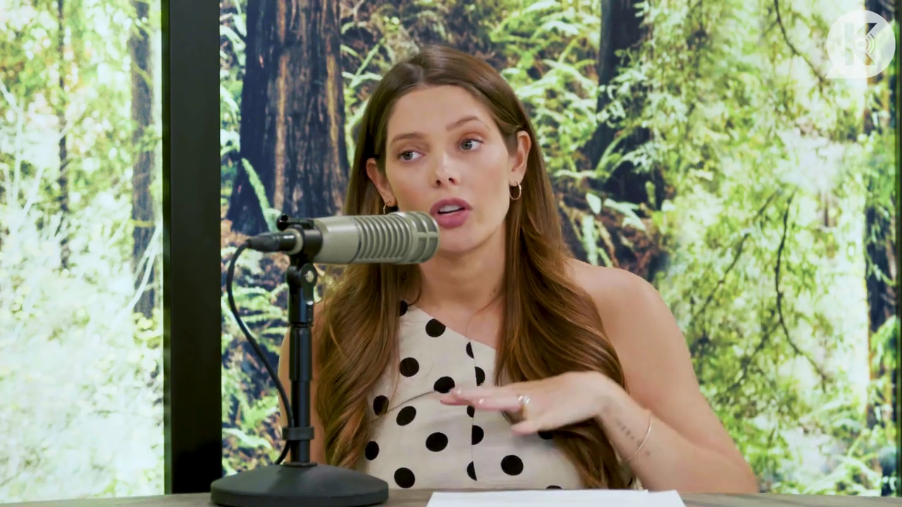 Ashley-Greene-dot-nl_TheTwilightEffect-BreakingDawnPart2-RewatchPart2of3-0245.jpg