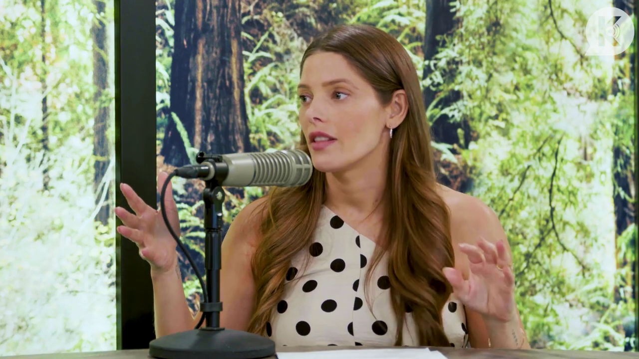 Ashley-Greene-dot-nl_TheTwilightEffect-BreakingDawnPart2-RewatchPart2of3-0286.jpg