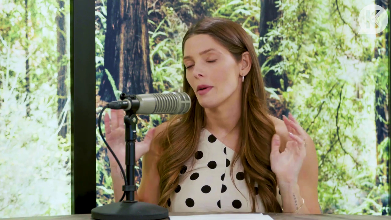 Ashley-Greene-dot-nl_TheTwilightEffect-BreakingDawnPart2-RewatchPart2of3-0289.jpg