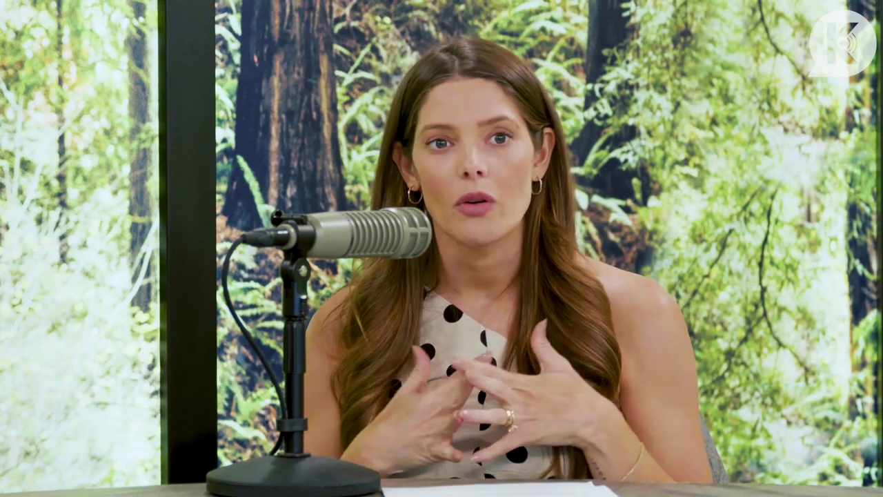 Ashley-Greene-dot-nl_TheTwilightEffect-BreakingDawnPart2-RewatchPart2of3-0290.jpg