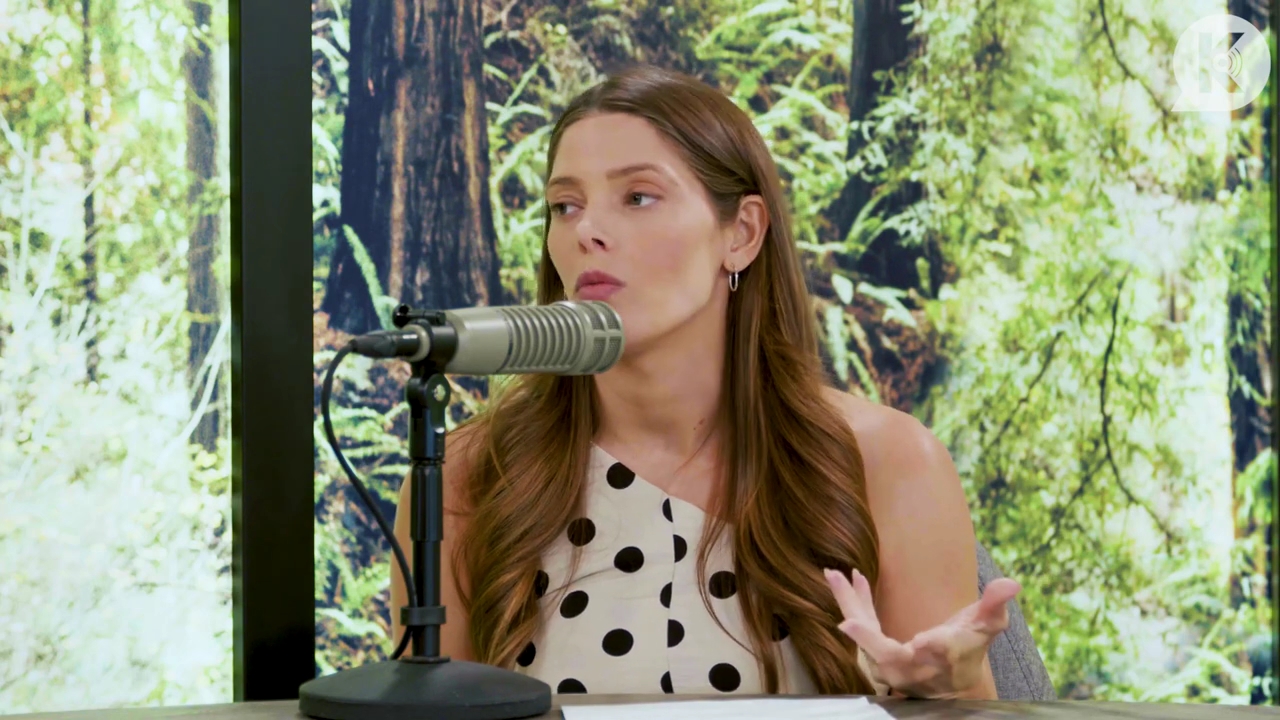 Ashley-Greene-dot-nl_TheTwilightEffect-BreakingDawnPart2-RewatchPart2of3-0301.jpg