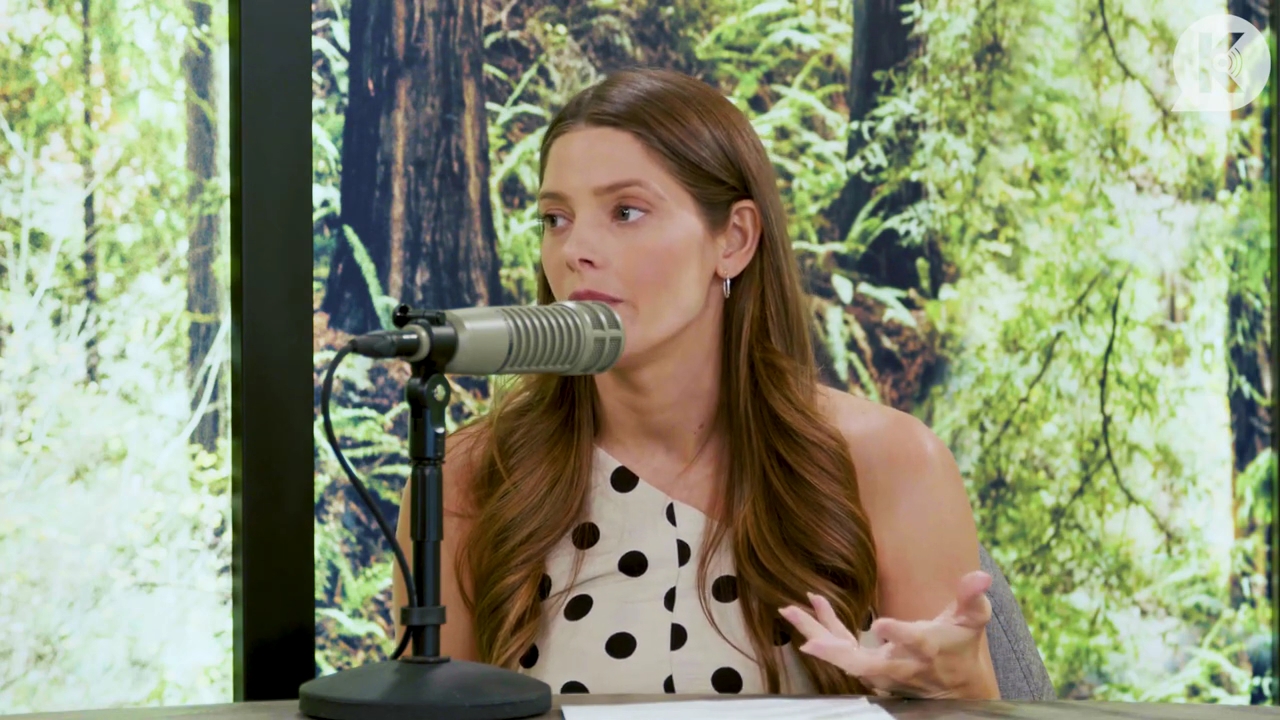 Ashley-Greene-dot-nl_TheTwilightEffect-BreakingDawnPart2-RewatchPart2of3-0304.jpg